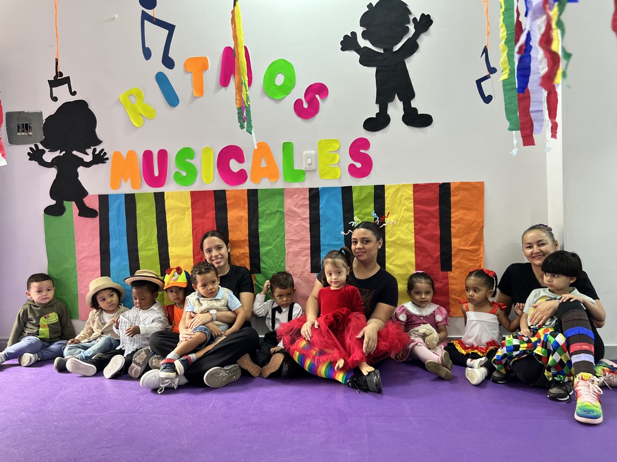 Donaton solidaria de Mi Casita del Saber